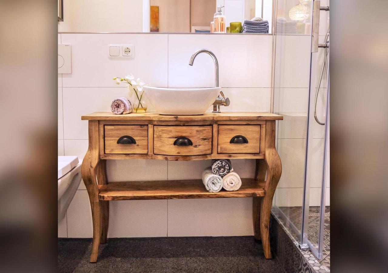 Comfort And Style In City Center With Ensuite Bathroom On Schaafenstrasse Köln Eksteriør bilde